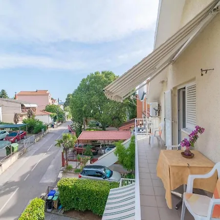 Lucia Biograd Apartman