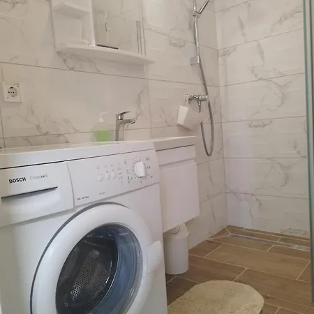 Lucia Biograd Apartman *