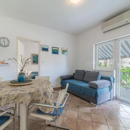 Lucia Biograd Apartment *