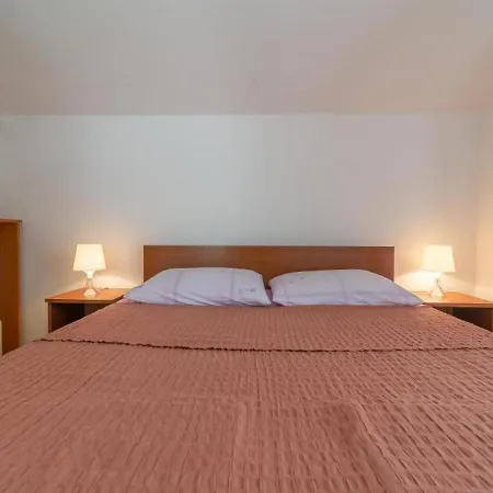 Lucia Biograd Apartment *