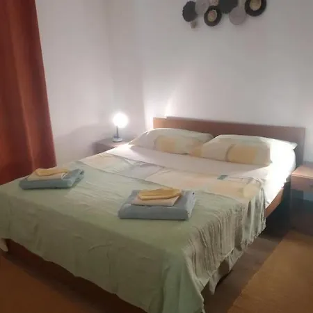 Lucia Biograd Biograd Na Moru