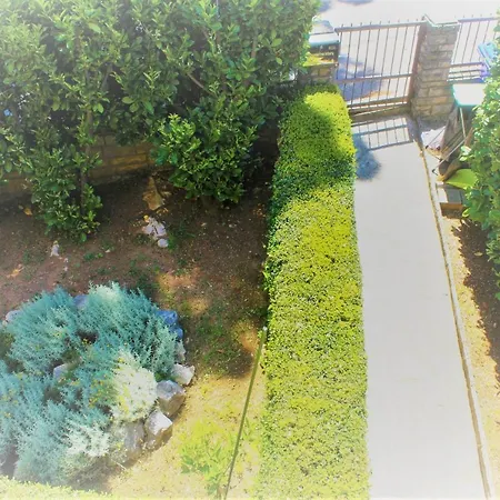 Lucia Biograd ביוגראד נה מורו