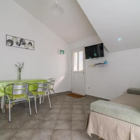Apartment Lucia Biograd