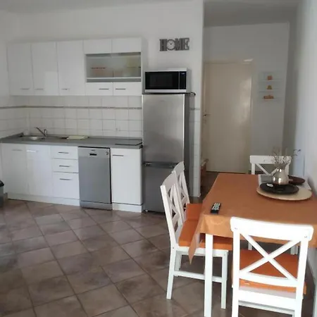 Apartament Lucia Biograd *