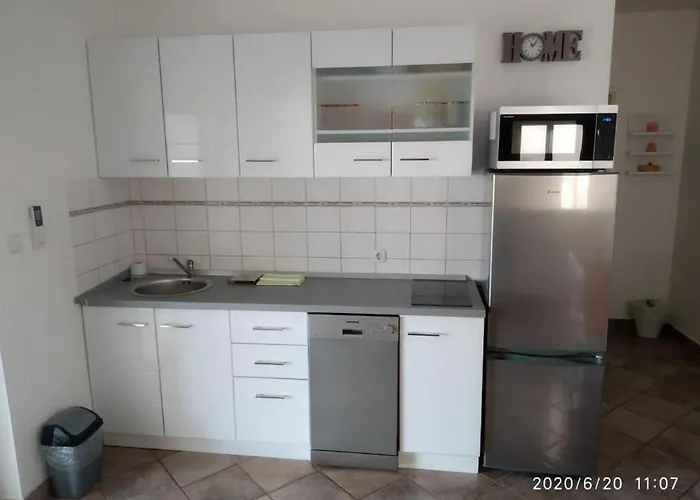 Lucia Biograd Biograd Na Moru